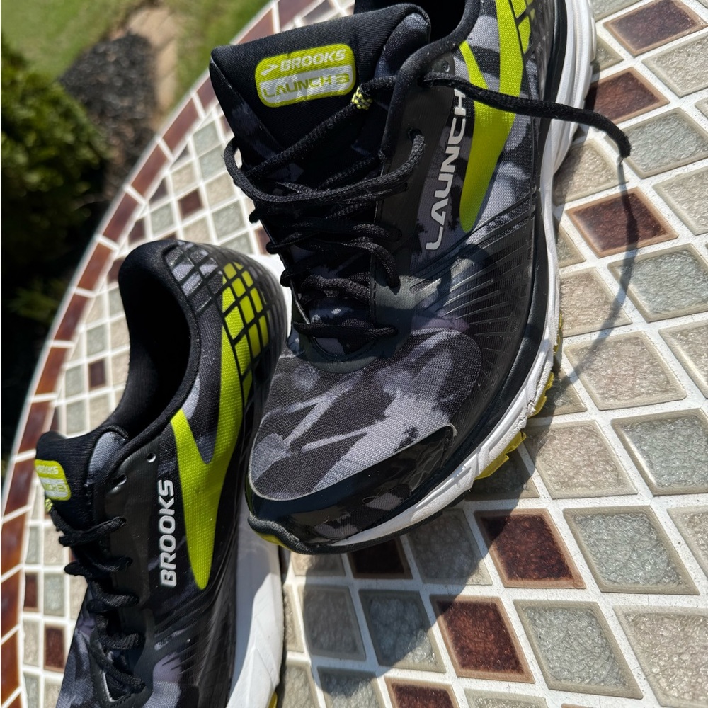 Brooks Launch 3 Men's Running Shoes in Black and Lime